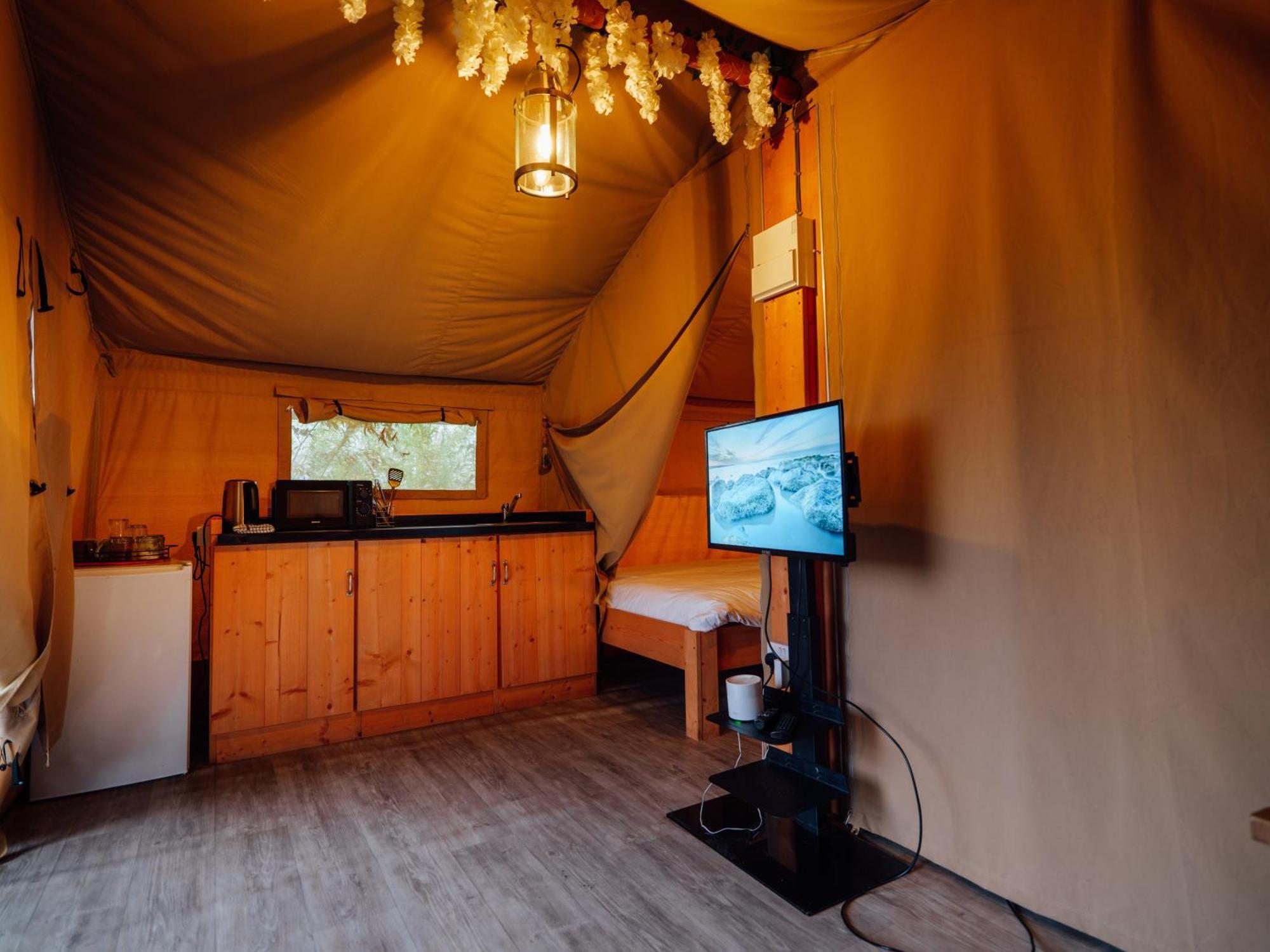 Sunset Retreats Safari Tent Ombersley Exterior foto